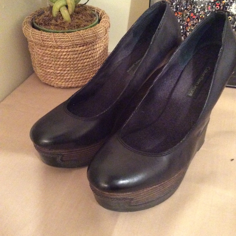 Calvin Klein Jeans black leather wedges sz9 1/2